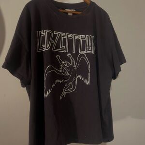 Forever 21 Black Graphic Tee